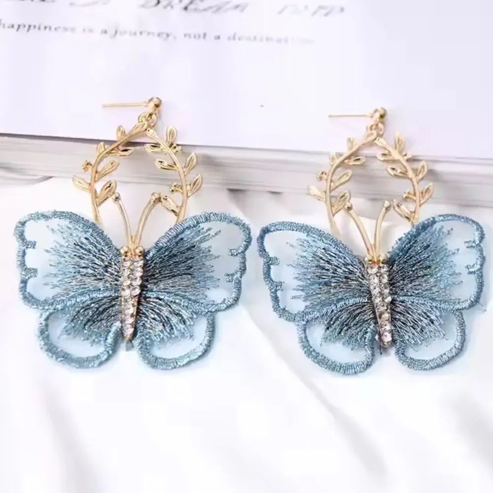 butterfly dangle earring H193